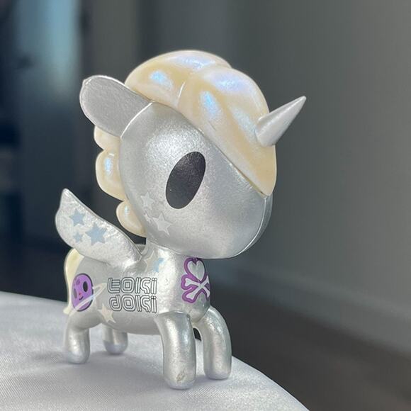 Tokidoki Cosmo Unicorno Series 3 Outer Space Silver Iridescent Unicorn Figure - Picture 1 of 6